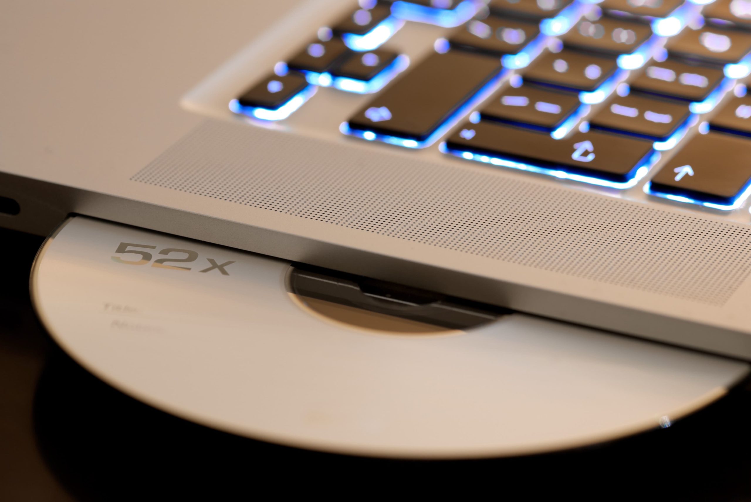 Laptop mit CD Laufwerk – Unser großer Kaufratgeber für 2023
