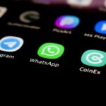 Welche Anwendung kann man verwenden, um die WhatsApp-Nachrichten anderer zu lesen?