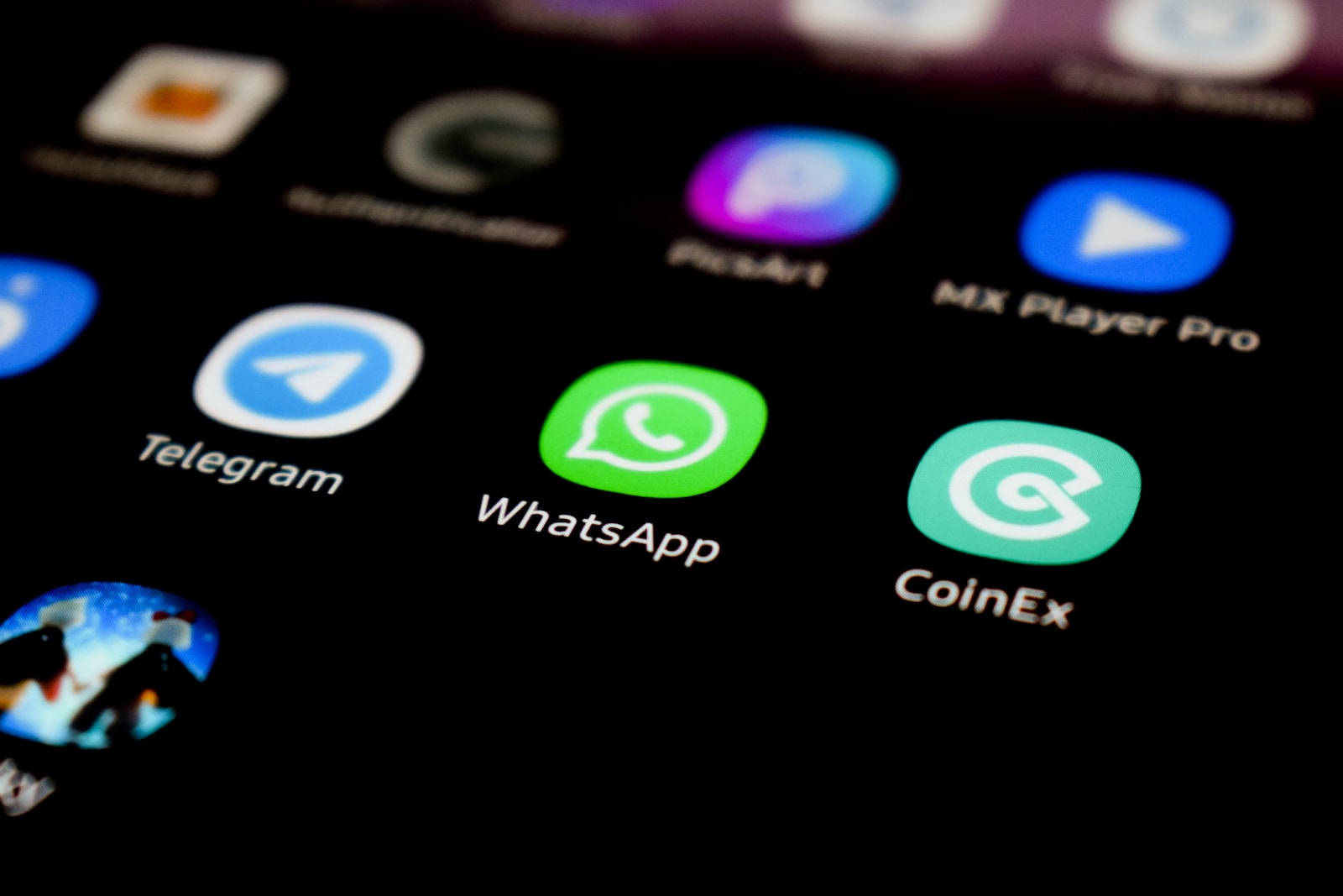 Welche Anwendung kann man verwenden, um die WhatsApp-Nachrichten anderer zu lesen?