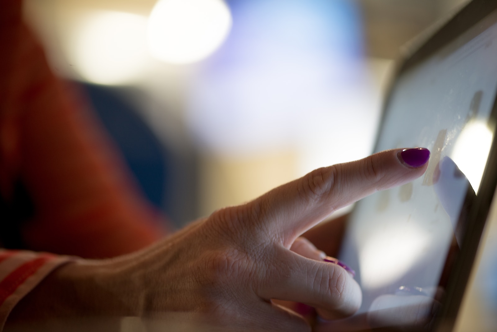 Einen kleinen Messestand mit digitalen Hilfsmitteln ansprechend gestalten